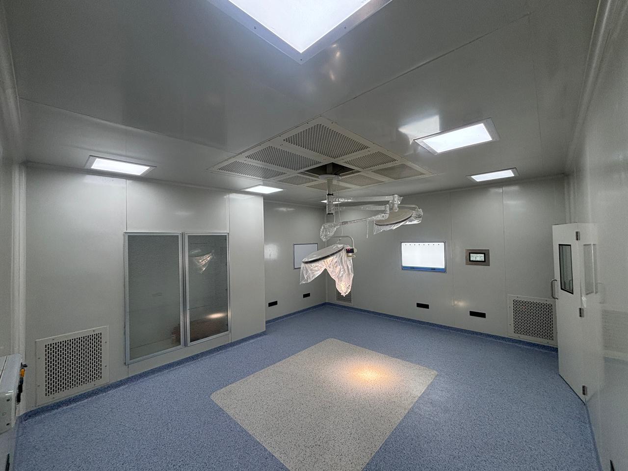 Glass-walled OT corridor